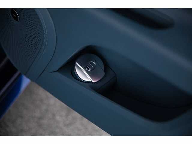 49:Bentley Flying Spur Mulliner V8 Hybrid, Saloon, Light Sapphire, Exclusive Cars Vertriebs GmbH