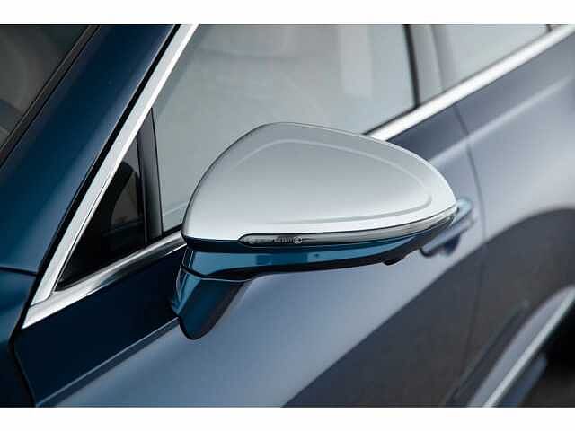 56:Bentley Flying Spur Mulliner V8 Hybrid, Saloon, Light Sapphire, Exclusive Cars Vertriebs GmbH