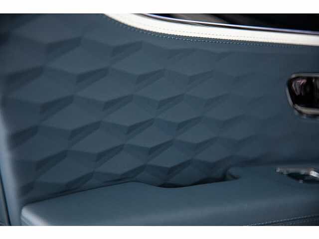 35:Bentley Flying Spur Mulliner V8 Hybrid, Saloon, Light Sapphire, Exclusive Cars Vertriebs GmbH