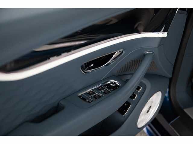 33:Bentley Flying Spur Mulliner V8 Hybrid, Saloon, Light Sapphire, Exclusive Cars Vertriebs GmbH