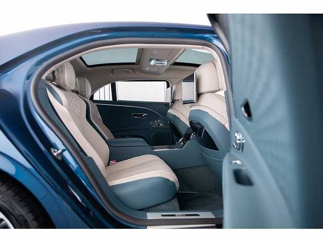 53:Bentley Flying Spur Mulliner V8 Hybrid, Saloon, Light Sapphire, Exclusive Cars Vertriebs GmbH