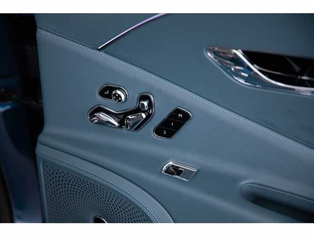 54:Bentley Flying Spur Mulliner V8 Hybrid, Saloon, Light Sapphire, Exclusive Cars Vertriebs GmbH