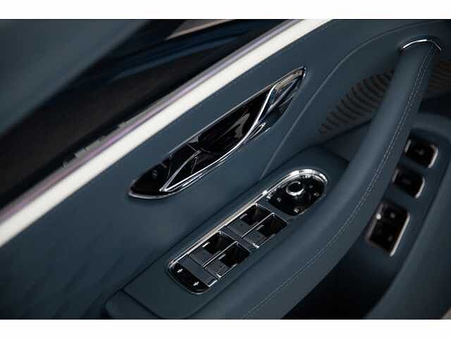 36:Bentley Flying Spur Mulliner V8 Hybrid, Saloon, Light Sapphire, Exclusive Cars Vertriebs GmbH